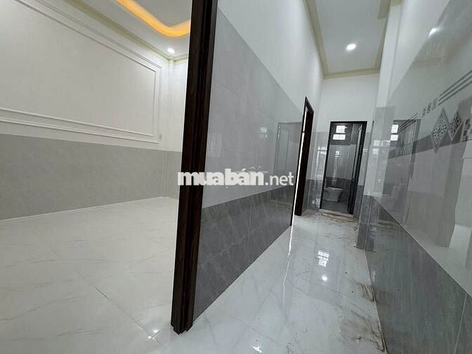 Chú 6 kẹt tiền bán căn nhà mới sửa SHR 150m2 960 triệu TL