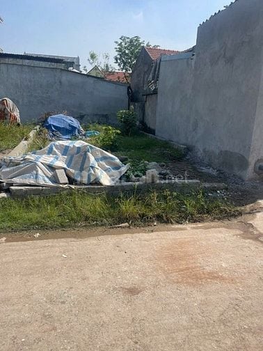 BÁN NGAY LÔ ĐẤT THỔ CƯ GIÁ 10TR/M2 NGAY SÁT KHU DU LỊCH VÀ BÃI TẮM , K