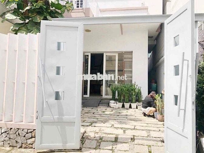 Chuyển Công Việc Bán Căn BT Mini Đg Linh Đông hẻm 98 thông ra đg 18