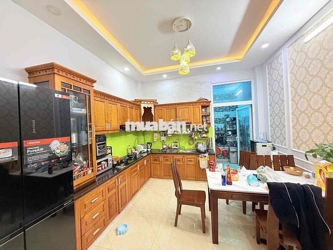 BÁN NHÀ TT THỦ ĐỨC - 88 M2 x 5 TẦNG - HXH - PHẠM VĂN ĐỒNG - GIGAMALL