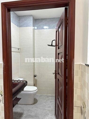 nhà 4x14m ( 56m2 ) 3 tầng cửa gỗ sang trọng, hẻm xe hơi đường số 20