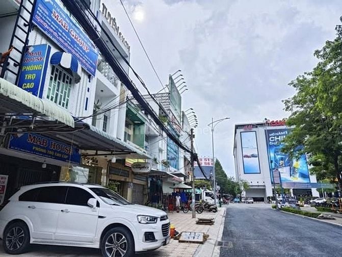 Cho thuê mặt bằng phía trước nhà trọ- đối diện công viên Hùng Vương