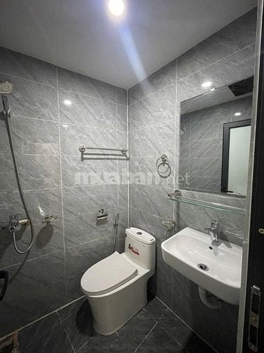 Bán nhà Bùi Xương Trạch, ô tô vào nhà 7 tầng, MT5m, gồm 19P ngủ, 20 tỷ