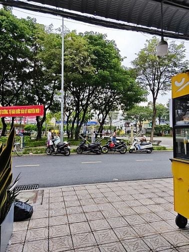 Cho thuê mặt bằng phía trước nhà trọ- đối diện công viên Hùng Vương