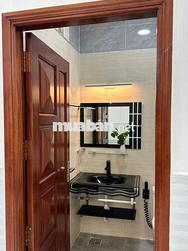 nhà 4x14m ( 56m2 ) 3 tầng cửa gỗ sang trọng, hẻm xe hơi đường số 20