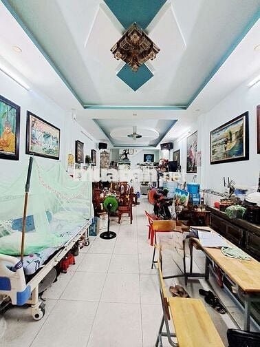 🔥 HÀNG HÓT – GẦN CHỢ LÊ VĂN QUỚI, BTĐ
🚗 53m² (4 x 13.5)💰 Chỉ 3.9 tỷ