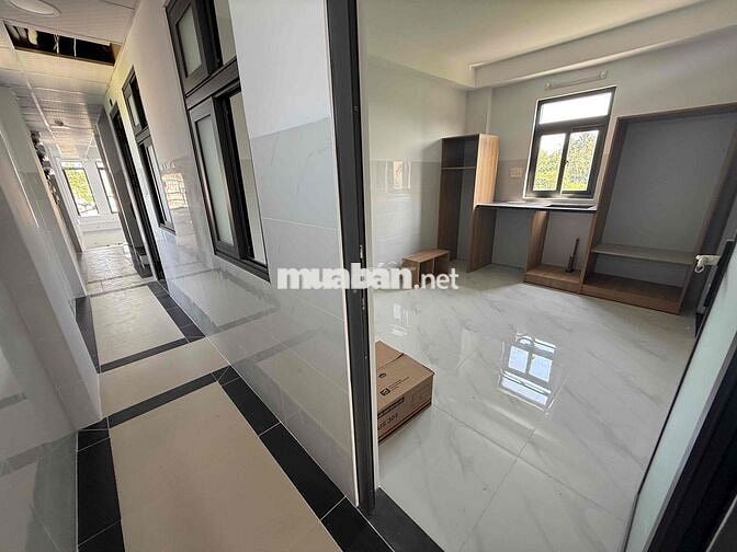 Khai trương p có gác và k gác giữa NTT và IUH, Văn Lang