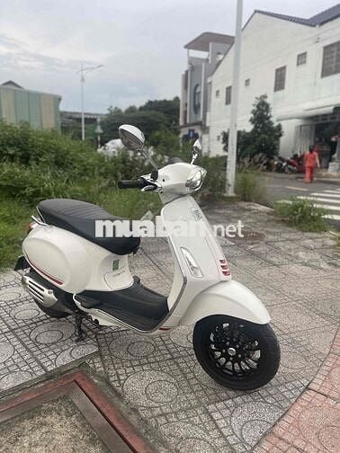 vespa 2023 chính chủ bao ký mua bán.có trả góp