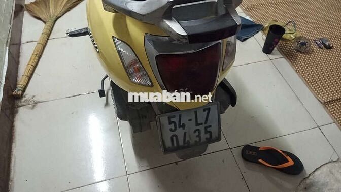 SYM Attila màu Vàng