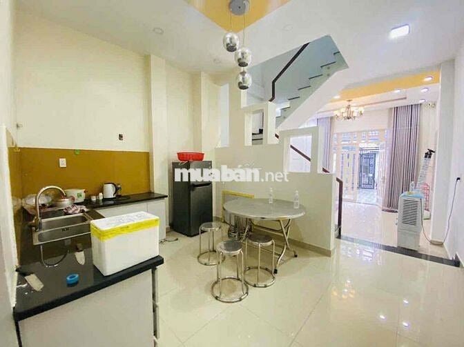 Chính chủ cho thuê nhà 3 tầng, mặt tiền ds8 hbp, 17tr/th