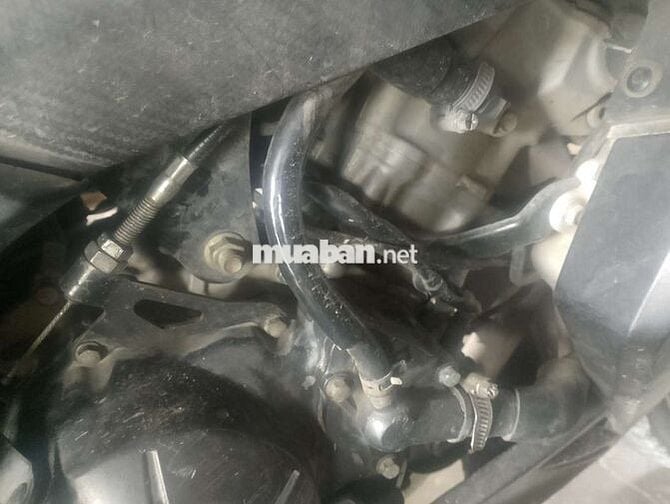 Cần bán xe do kẹt tiền