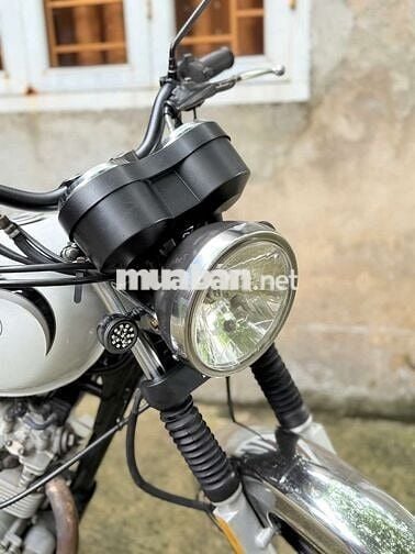 Yamaha YB125 SP màu trắng chính chủ.