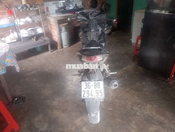 Cần bán xe do kẹt tiền