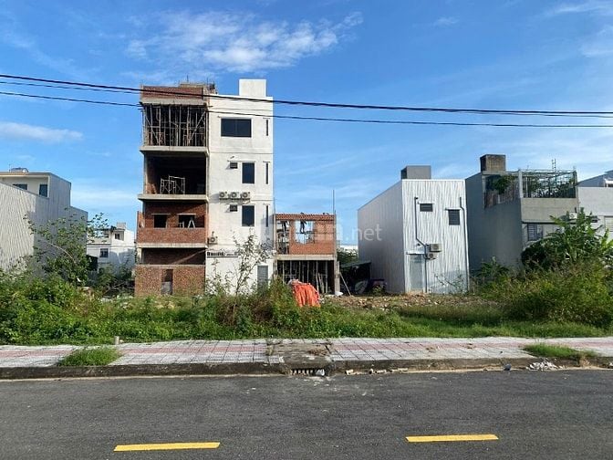 Bán cặp đất mặt tiền đường Hói Kiểng 10