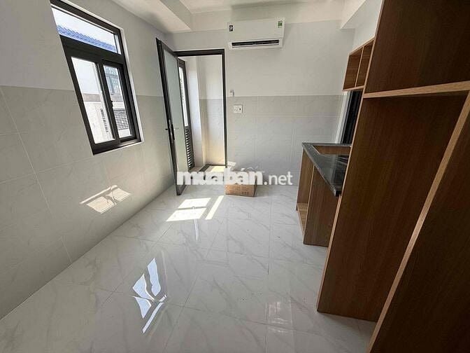 Khai trương p có gác và k gác giữa NTT và IUH, Văn Lang