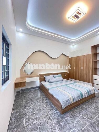 nhà hoàn công . sân ô tô. có 4 phòng ngủ . phòng thờ. gần thủ Đức.