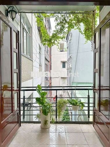 Căn hộ 1 phòng ngủ 50m2 full nội thất Hai Bà Trưng - Q1