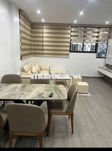 Tôi cần bán nhà mặt phố Cự Lộc 7tầng tầng thang máy full nội thất.