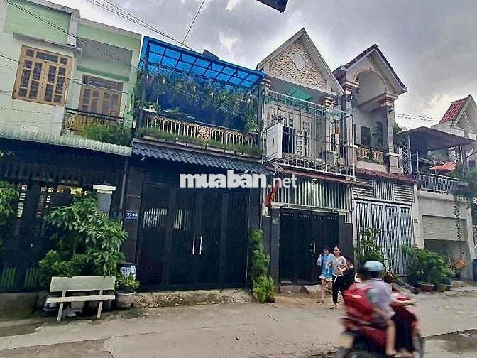 GIẢM HẲN 150TR CÒN 4,35TỶ NHÀ 3 LẦU DĨ AN XE HƠI ĐẬU CỬA