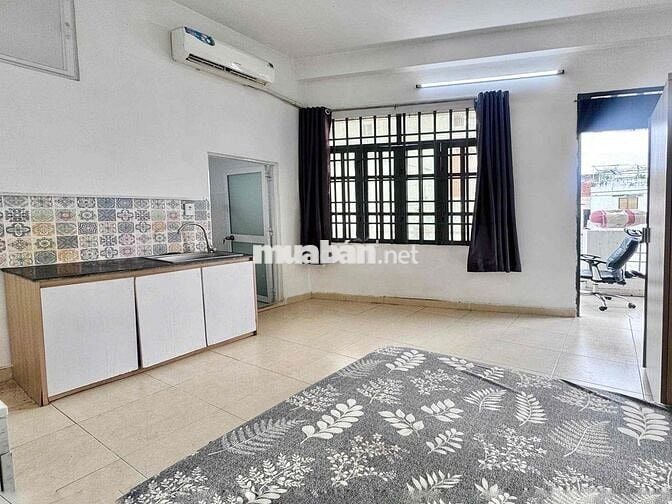 CUỐI THÁNG TRỐNG PHÒNG BAN CÔNG LỚN