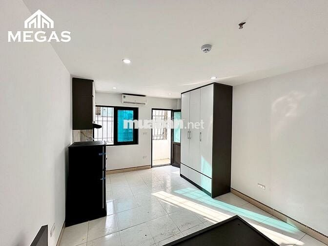 CHO THUÊ CĂN HỘ STUDIO FULL NỘI THẤT BAN CÔNG NGAY TẠI TRUNG KÍNH