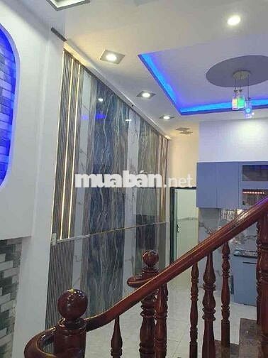 GIẢM HẲN 150TR CÒN 4,35TỶ NHÀ 3 LẦU DĨ AN XE HƠI ĐẬU CỬA