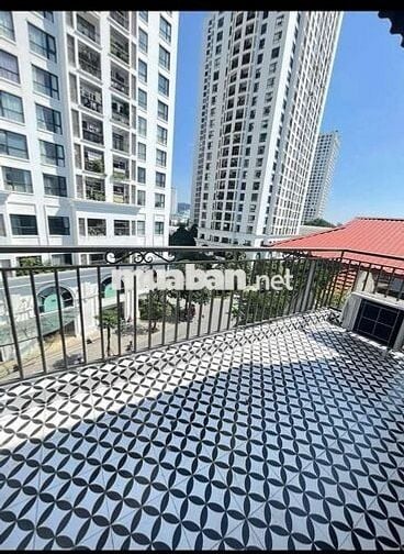 Tôi cần bán nhà mặt phố Cự Lộc 7tầng tầng thang máy full nội thất.