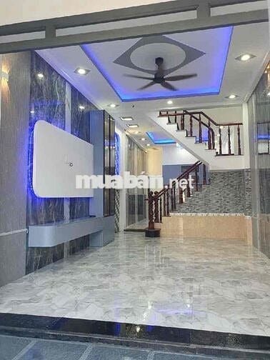 GIẢM HẲN 150TR CÒN 4,35TỶ NHÀ 3 LẦU DĨ AN XE HƠI ĐẬU CỬA