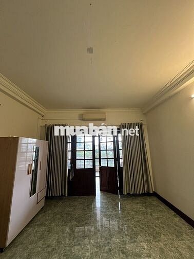 CHO THUÊ PHÒNG TRỌ RỘNG 40m2, MT ĐƯỜNG TRƯỜNG SA, PHÚ NHUẬN.