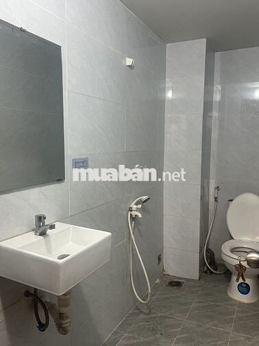 CHO THUÊ PHÒNG TRỌ RỘNG 40m2, MT ĐƯỜNG TRƯỜNG SA, PHÚ NHUẬN.