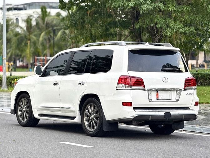 🐦‍🔥 LEXUS LX570  • Odo : 60.000 mls • Sản xuất : 2010 • màu trắng 
