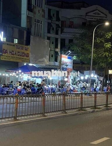 4T Mặt tiền 5m Sân Rộng 70m Lề 7m Gần Ngã tư đông trường , cty Vp, chợ