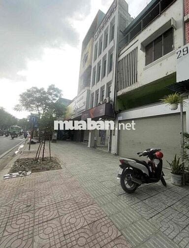 4T Mặt tiền 5m Sân Rộng 70m Lề 7m Gần Ngã tư đông trường , cty Vp, chợ