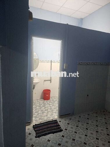 Bán nhà măt tiền quốc lộ 50 phong phú giá rẻ nhà nở hậu