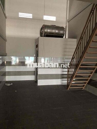 Cho thuê nhà xưởng Bình Tân, 100m2, xe tải vào được, có gác lửng