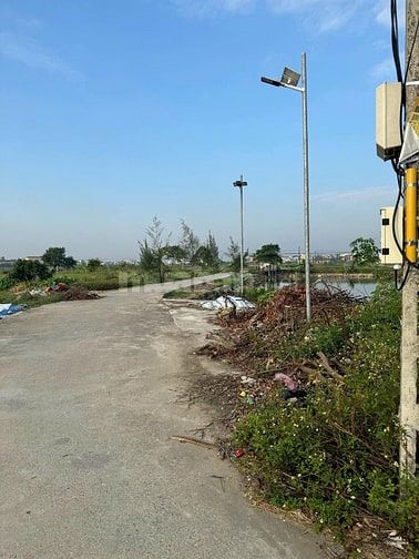 Bán đất thổ cư có sổ đỏ. Diện tích 61 m2: Chiều dài 15.2, chiều rộng 4