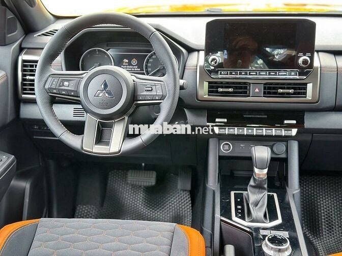 Mitsubishi Triton MỚI 100% + TRƯỚC BẠ + QUÀ TẶNG