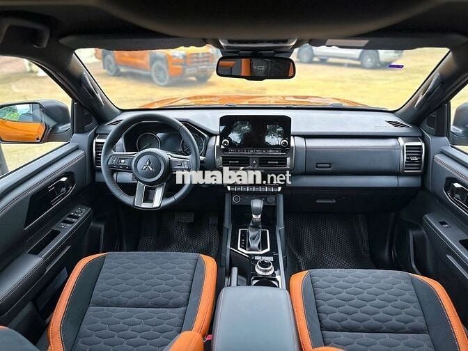 Mitsubishi Triton MỚI 100% + TRƯỚC BẠ + QUÀ TẶNG