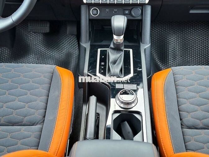 Mitsubishi Triton MỚI 100% + TRƯỚC BẠ + QUÀ TẶNG