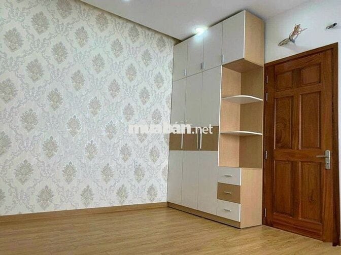 Cần cho thuê nhà HXH 498/4A Lê Hồng Phong P.1 Q.10.