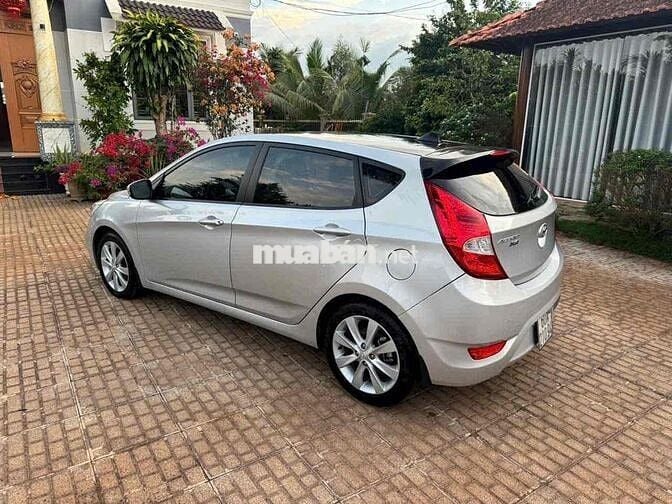 Hyundai Accent 2014 1.4 AT Hatchback - 50000 km