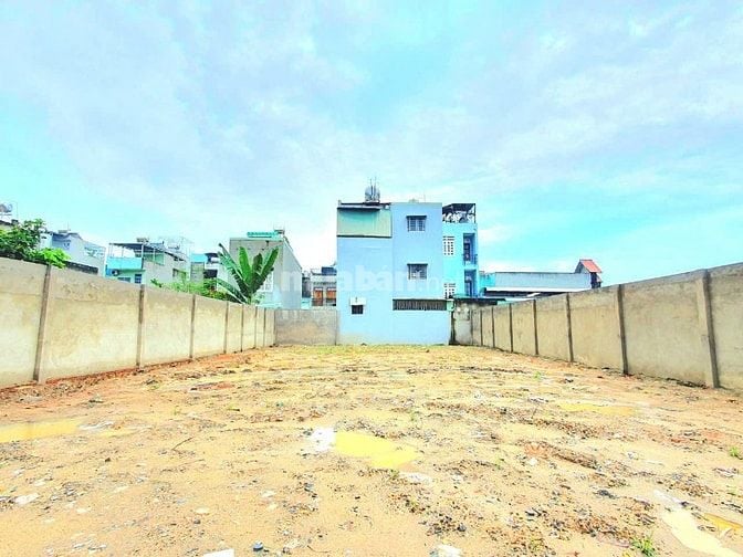 Mặt tiền Võ Văn Hát. Hơn 500m2 vuông viên. Giá rẻ nhất khu vực.