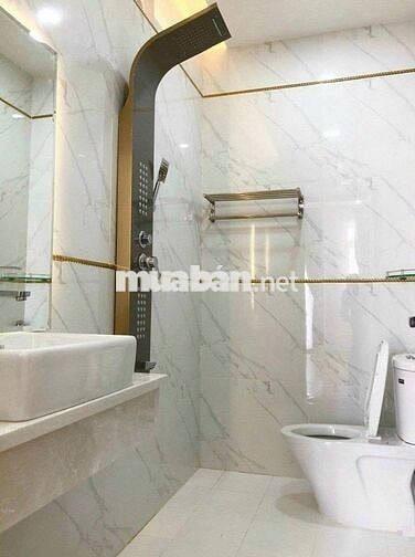 Cần cho thuê nhà HXH 498/4A Lê Hồng Phong P.1 Q.10.