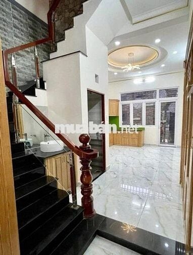 Cần cho thuê nhà HXH 498/4A Lê Hồng Phong P.1 Q.10.