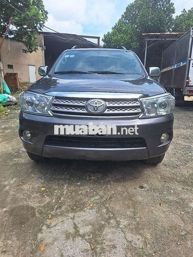 Fortuner 2010 AT xe gia đình ít đi
