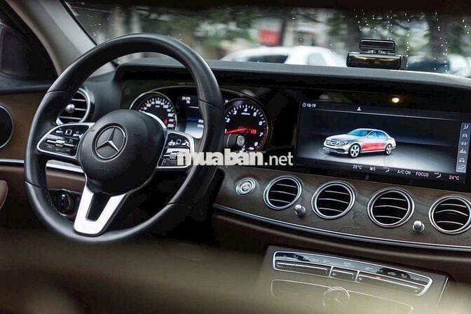 Mercedes Benz E200 2019 - 73000 km