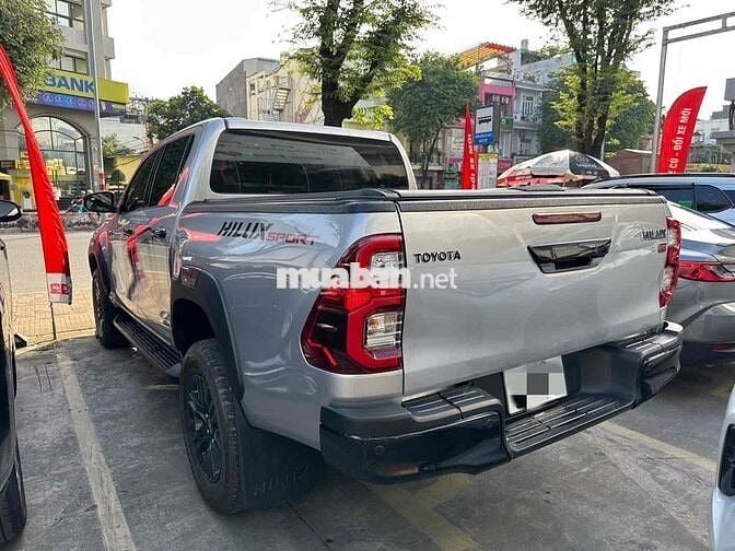 Toyota Hilux 2.4AT 4x2 2024 Cực Hiếm Xe hãng bán
