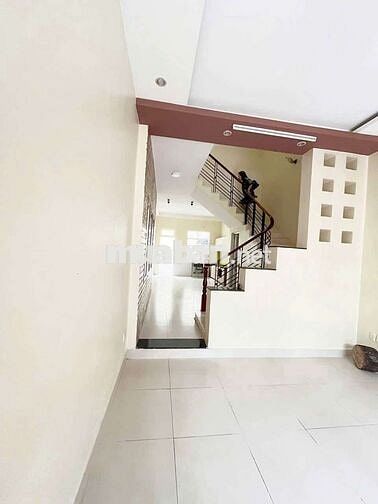 Nhà 1 Trệt 3 Lầu 4PN 4x18m Mặt Tiền Đường Số Phường Tân Phong Q.7