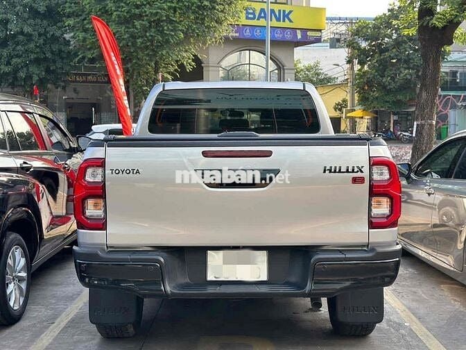 Toyota Hilux 2.4AT 4x2 2024 Cực Hiếm Xe hãng bán