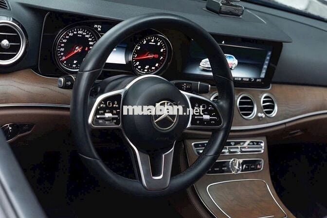 Mercedes Benz E200 2019 - 73000 km